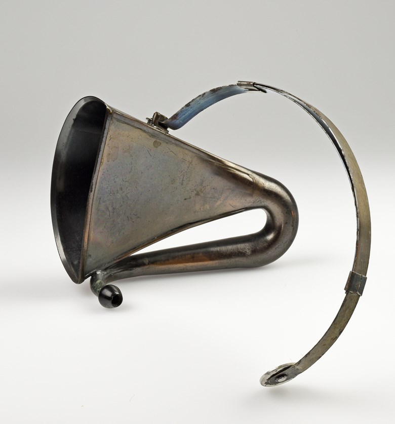 Mekanisk hörapparat från 1920-talet